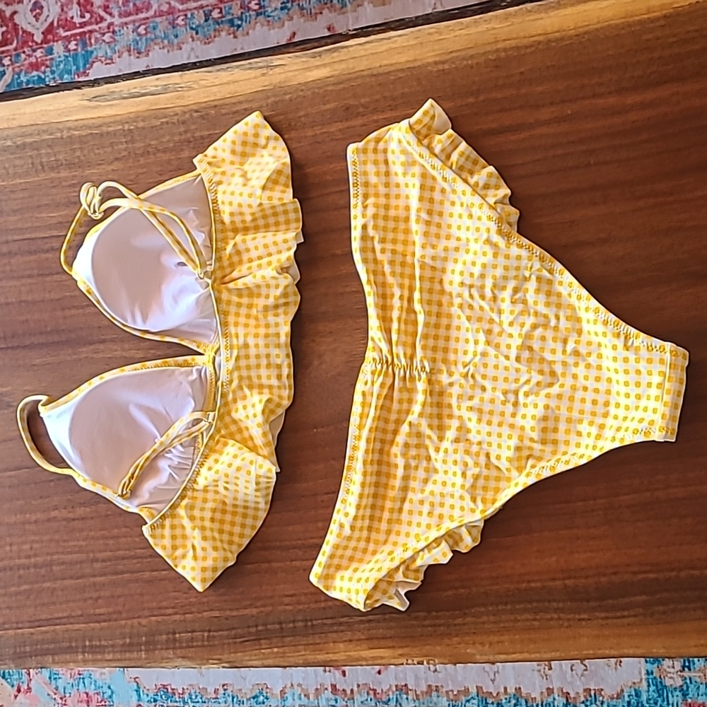Cupshe Yellow Ruffle Bikini - Picture 4 of 11